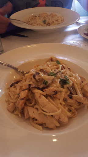 Italian Restaurant «Mama Catena», reviews and photos, 711 Babbitt Rd, Euclid, OH 44123, USA