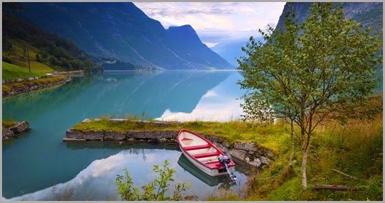 Norway-beautiful-nature-scenery-lake-mountains-clouds-boat-trees_1920x1080