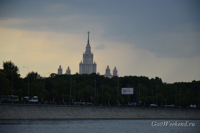 речная прогулка по Москве