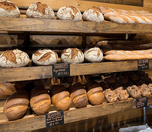 Maui Bread Company logo