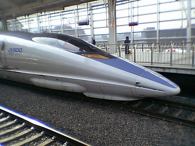 Les trains du future Shinkansen_500_Kyoto_2005-04-05