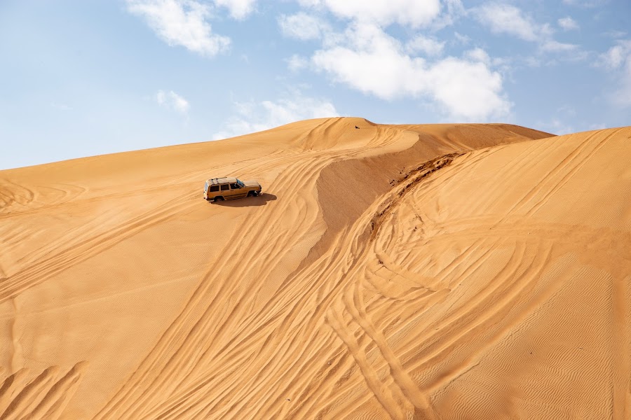 Wahiba Sands, Oman, pustynia, samochód