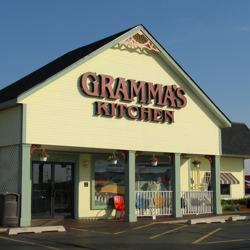 Grammas Kitchen & Checkered Flag logo