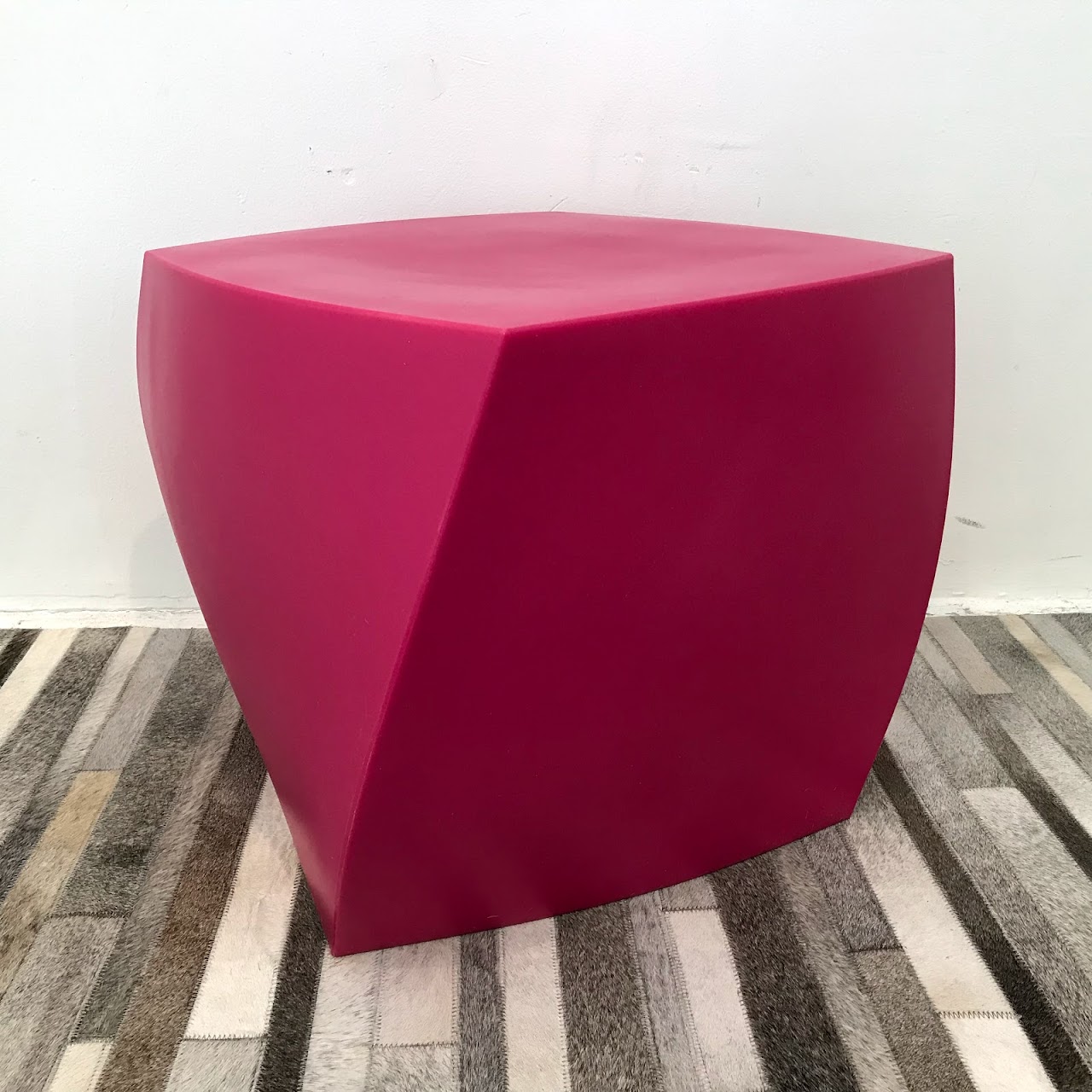 Frank Gehry + Heller Left Twist Cube Magenta