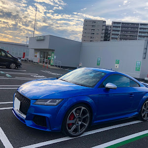 TT RS クーペ A6