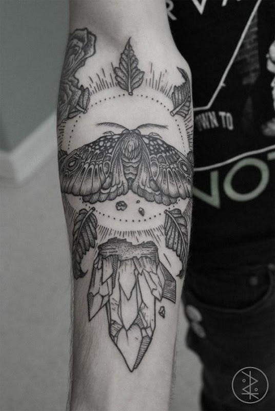 a_traça_da_tatuagem a_traça_da_tatuagem