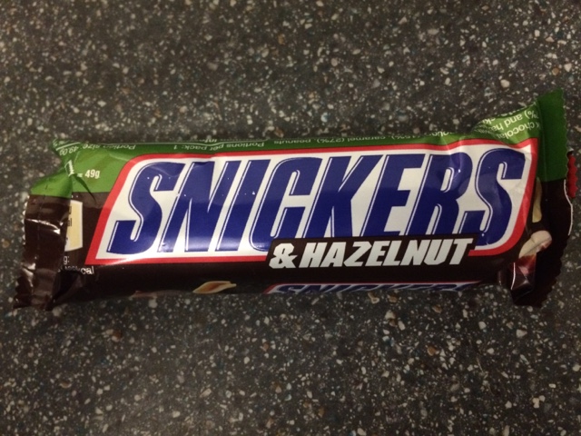 A Review A Day: Today's Review: Snickers & Hazelnut