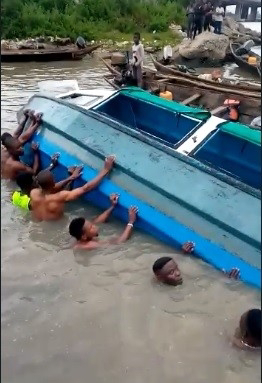Passenger Boat Capsizes In Lagos, One Dies, 16 Rescued