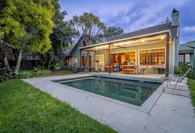 Maison avec piscine et jardin 13