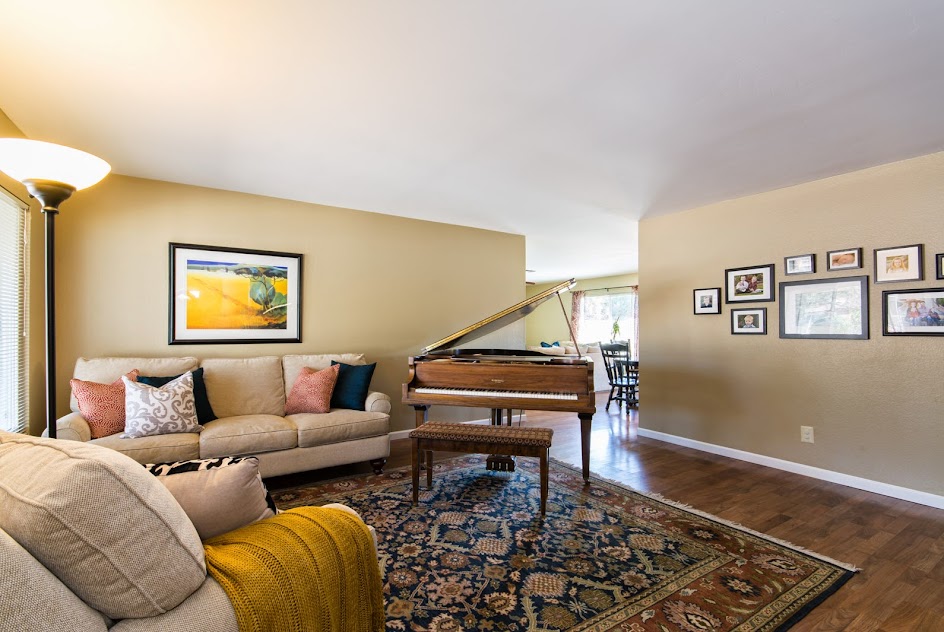 living room view representing one of many 4 bedroom homes in Ahwatukee 85044