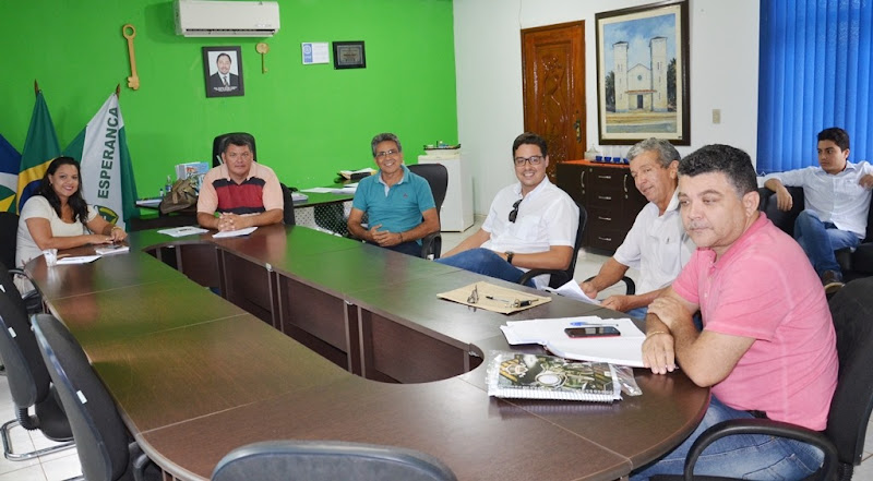 Empresa de habitação apresenta Projeto Habitacional na Prefeitura