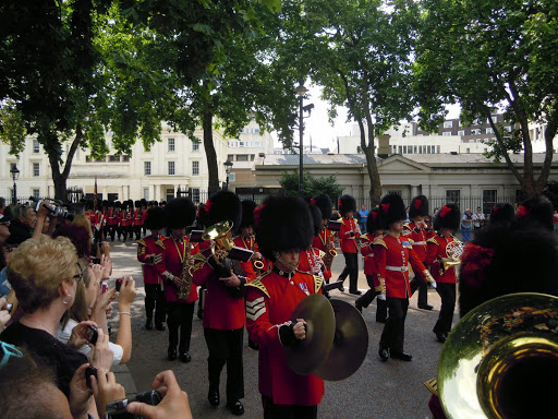 Complete Guide to the Changing of the Guards