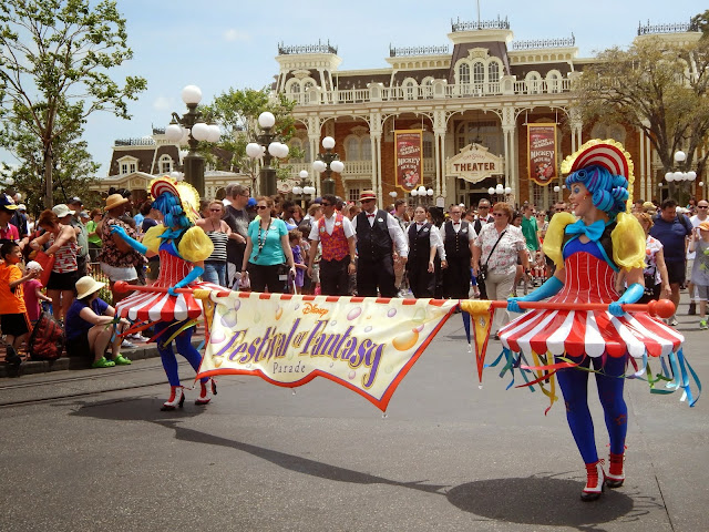 New Disney World Parade: Festival of Fantasy. With the arrival of the final banner, the parade comes to a close. 