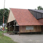 Boerenbruiloft Barlo - Bomen schillen en bouwen boerderij