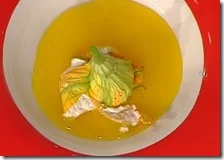 Fiori di zucca ripieni di ricotta e bottarga