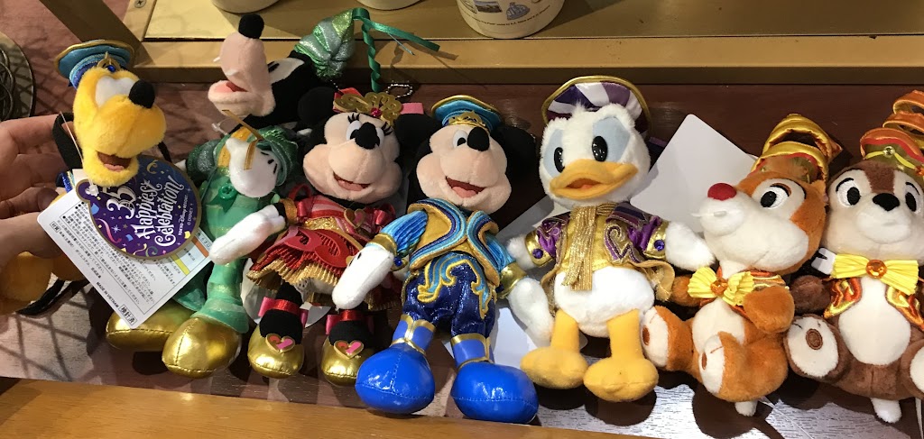 東京ディズニーリゾート３５周年グッズが超絶可愛い 人気の限定グッズは何 お菓子やお土産が可愛くてたまらない ひなママさんのどっちにすすむ