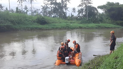 UlumTenggelam Saat Mencuci Karpet di Sungai Bondoyudo Lumajang