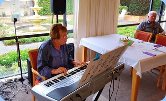 Yvonne Moller playing her Korg Pa1X.