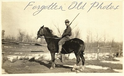 on horseback peq Lakes ant