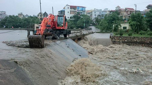 mien Bac mua to do thi ngap ung Ha Noi