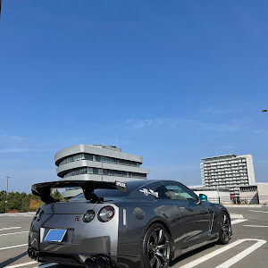 NISSAN GT-R