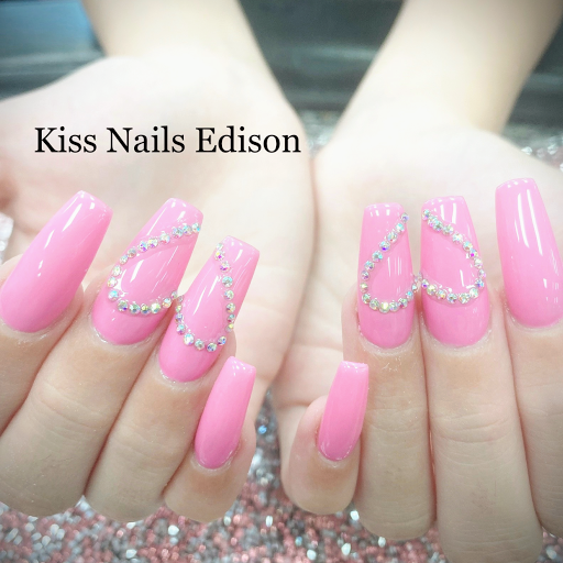 Kiss Nails logo