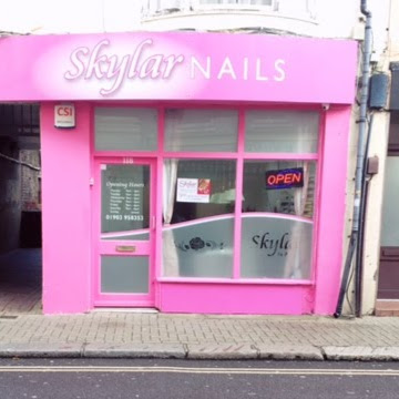 Skylar nails logo