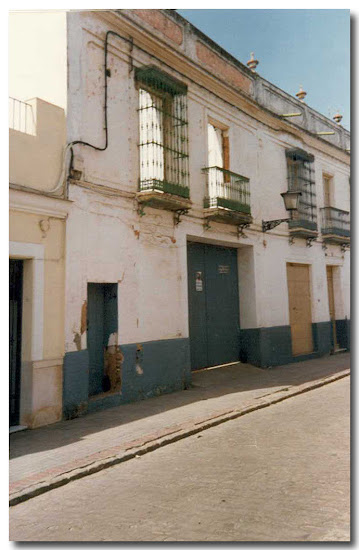 Fachada antigua casa de los Coches Ayer y Hoy