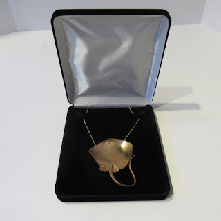 Christophe de Menil #2 Stingray Rose Gold Pendant/Brooch