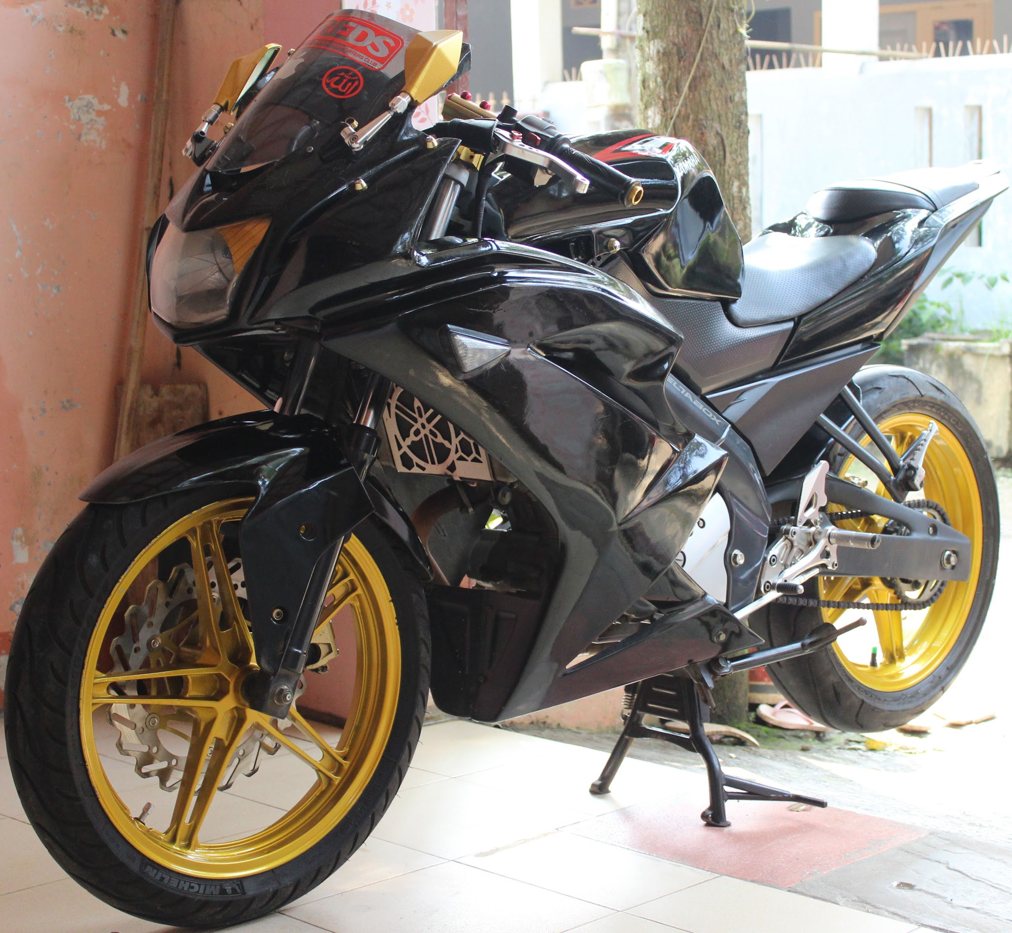 Download Kumpulan 42 Modifikasi Motor Vixion Fairing Ninja Rr