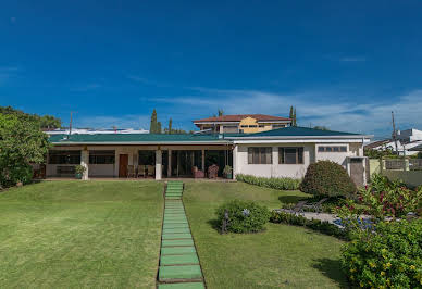 Maison avec piscine et jardin 12