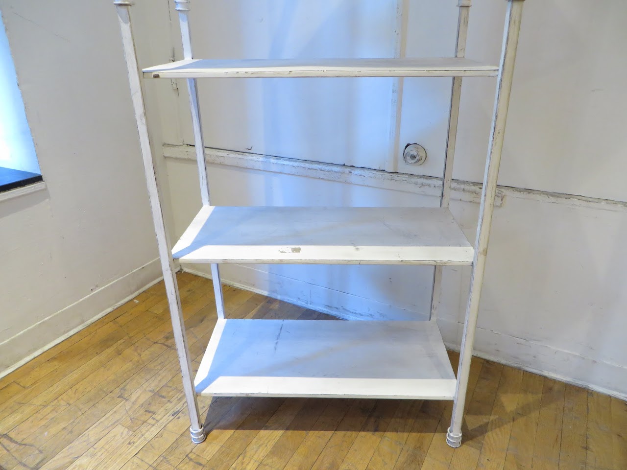 Shabby Chic Etagere 1