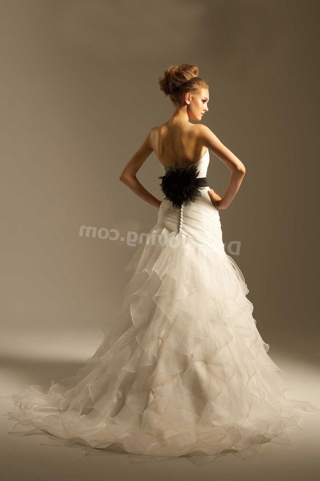 backless wedding dress