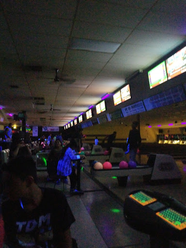 Sports Bar «Crown Lanes Bowling Center & Sports Bar», reviews and photos, 2325 S Federal Blvd, Denver, CO 80219, USA