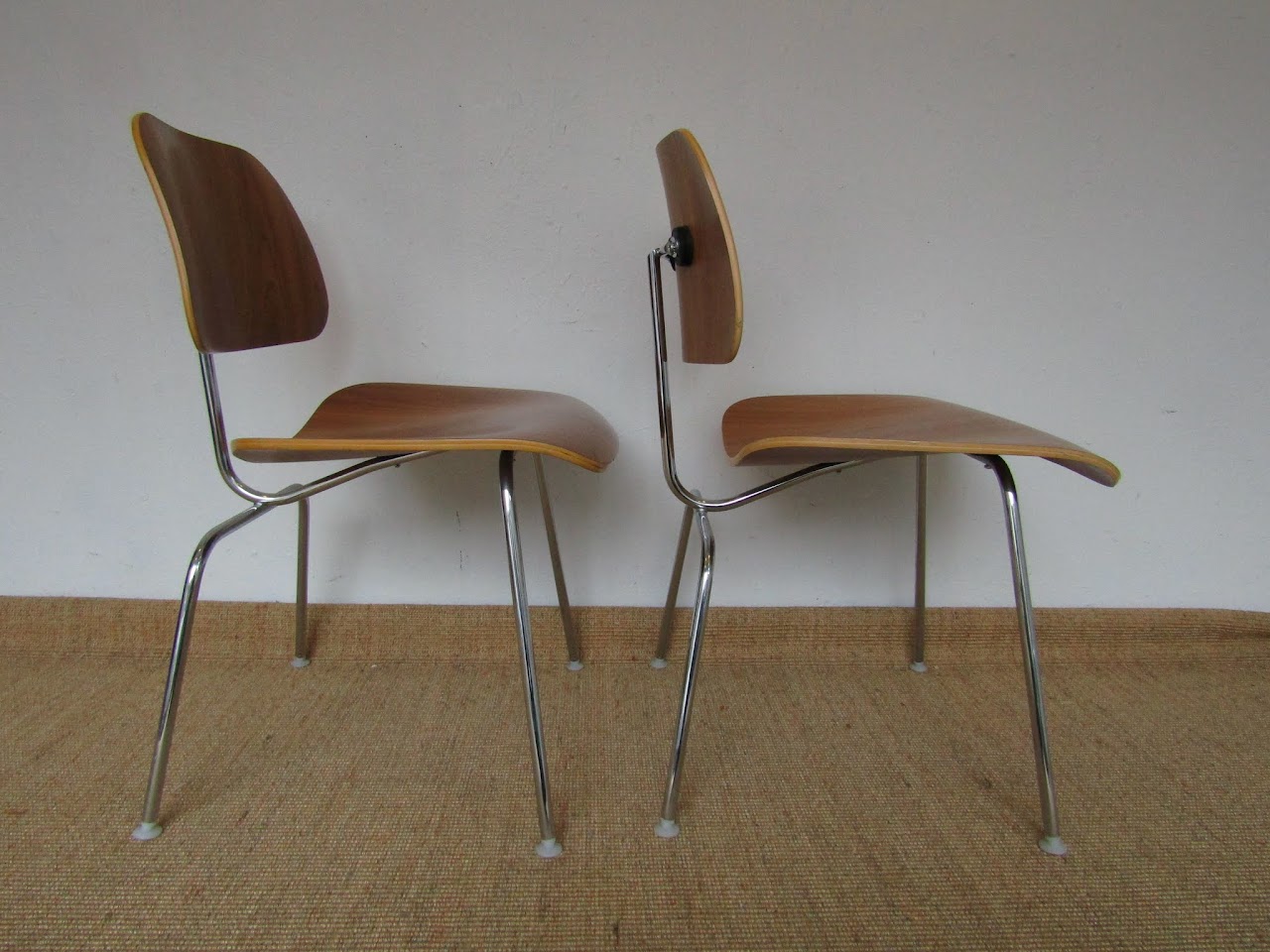 Eames Molded Plywood Chair Pair (2)