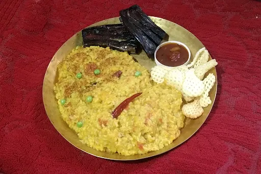 Khichuri With Begun Bhaja