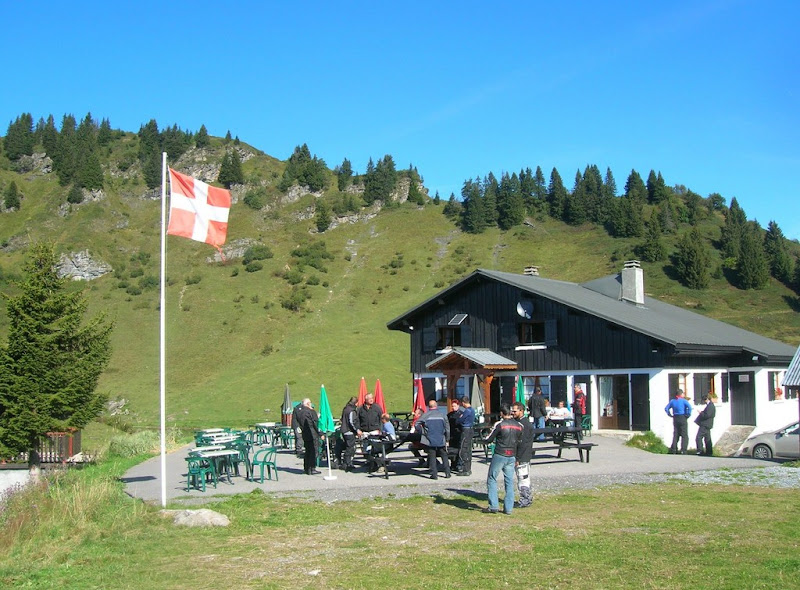 Il rifugio al Col du Joux Plane