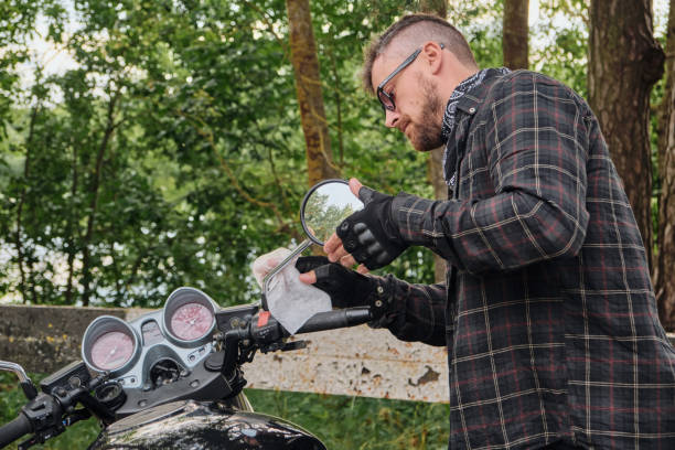 adjusting motorcycle mirrors