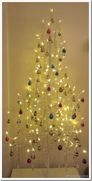 Jewelled Christmas Tree with Chandalier glass drops