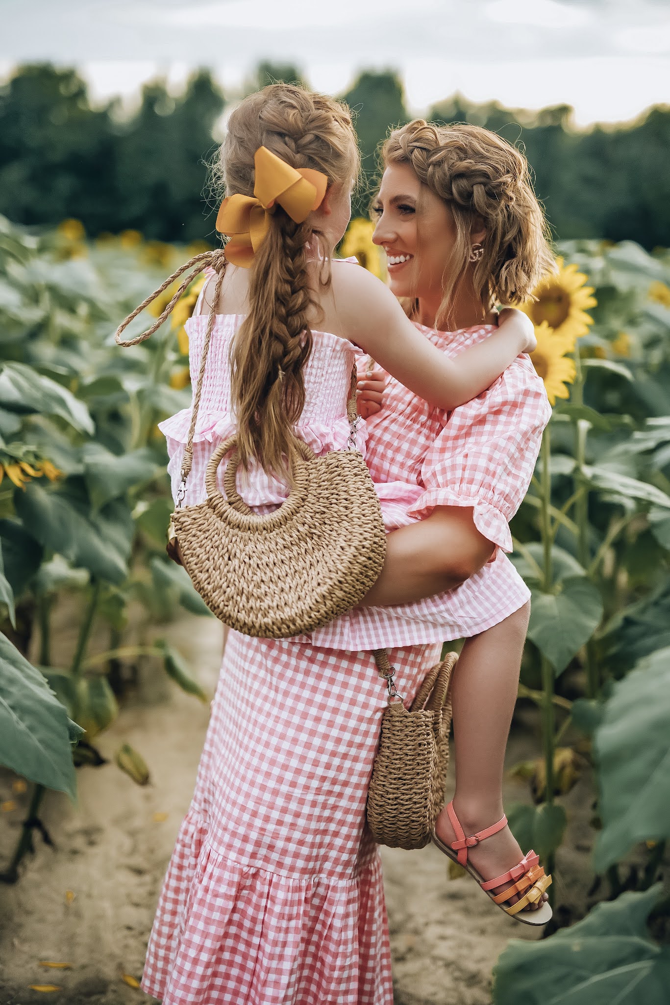 Six Life Lessons From A Sunflower - Something Delightful Blog #sunflowers #sunflowerphotography #lifelessons #encouragement