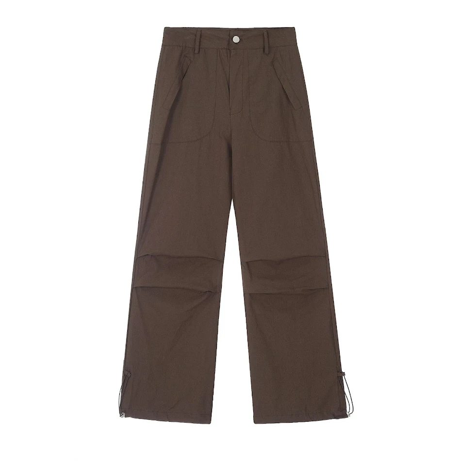 Retro muške ležerne pantalone sa učkurom u stilu padobranca. Udobne i stilske za svakodnevno nošenje, idealne za opušten i avanturistički izgled.