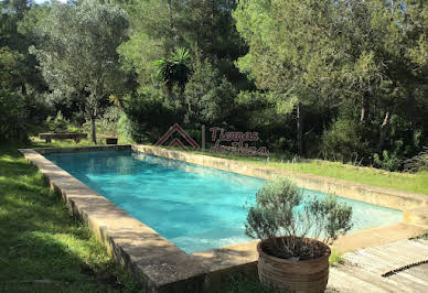 Villa avec piscine et terrasse 2