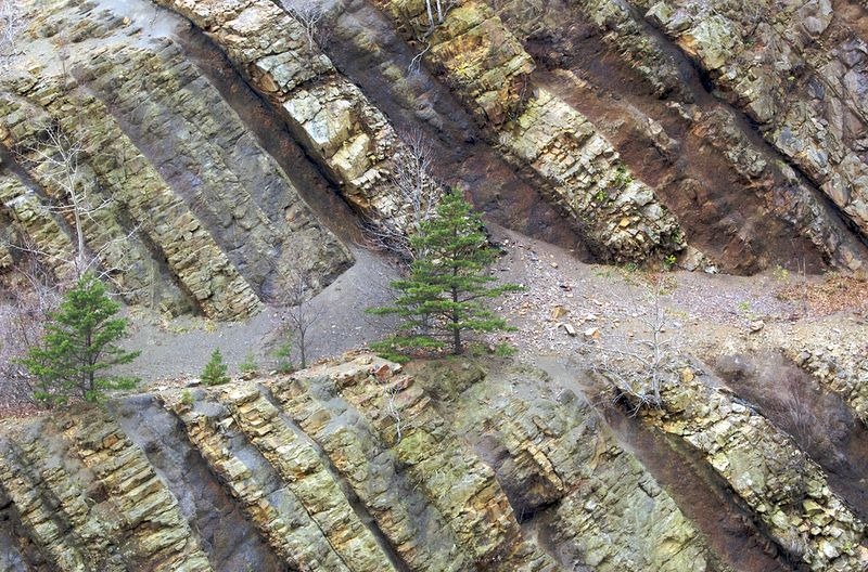 Sideling-Hill-Road-Cut-10