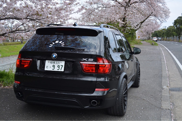 X5のさわやか系BMW・桜と愛車・桜・写真撮影に関するカスタム事例の投稿画像1枚目