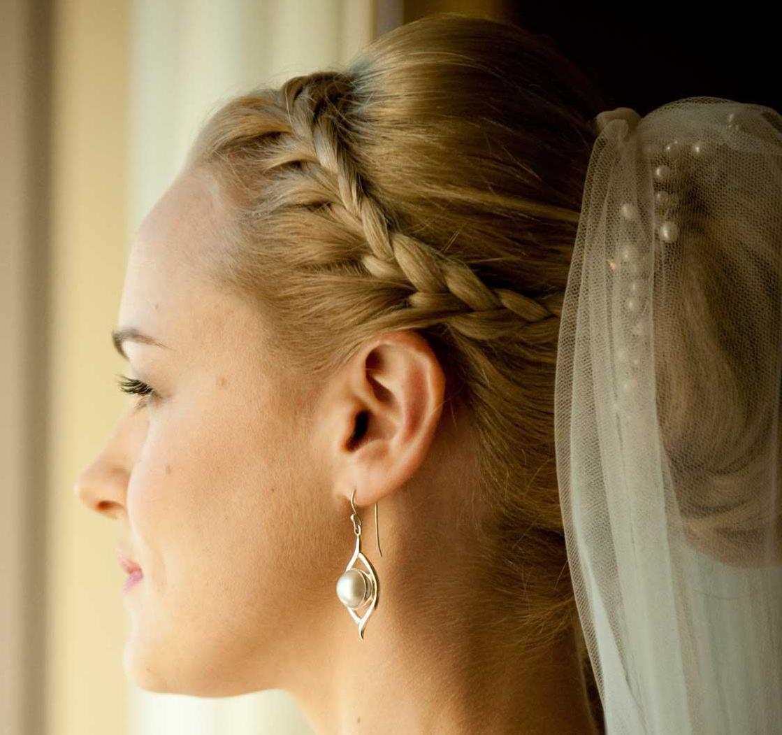 bride wedding updos