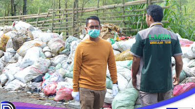 Tumpukan Sampah Liar Yang Bau Busuk Di Tutur, Mengundang Perhatian DPRD Pasuruan Fraksi Golkar