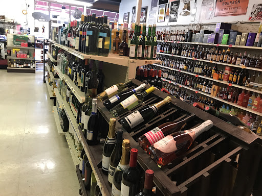 Wine Store «Cahaba Spirits», reviews and photos, 3135 Cahaba Heights Rd, Vestavia Hills, AL 35243, USA