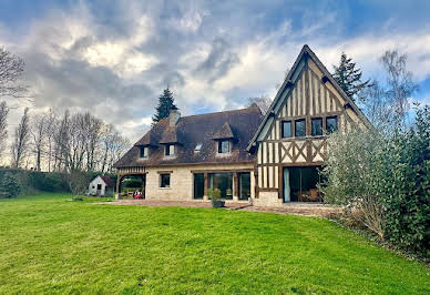 Maison avec piscine et jardin 8