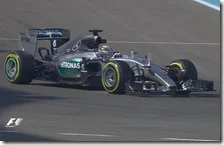 Lewis Hamilton nelle prove libere del gran premio di Abu Dhabi 2015