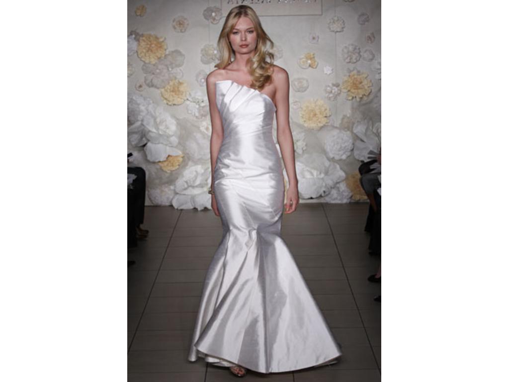 Alvina Valenta AV9954.    899